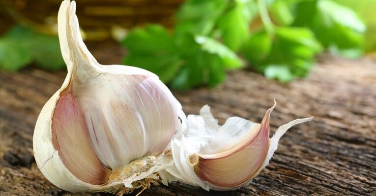 Garlic is a traditional folk remedy for parasites. 